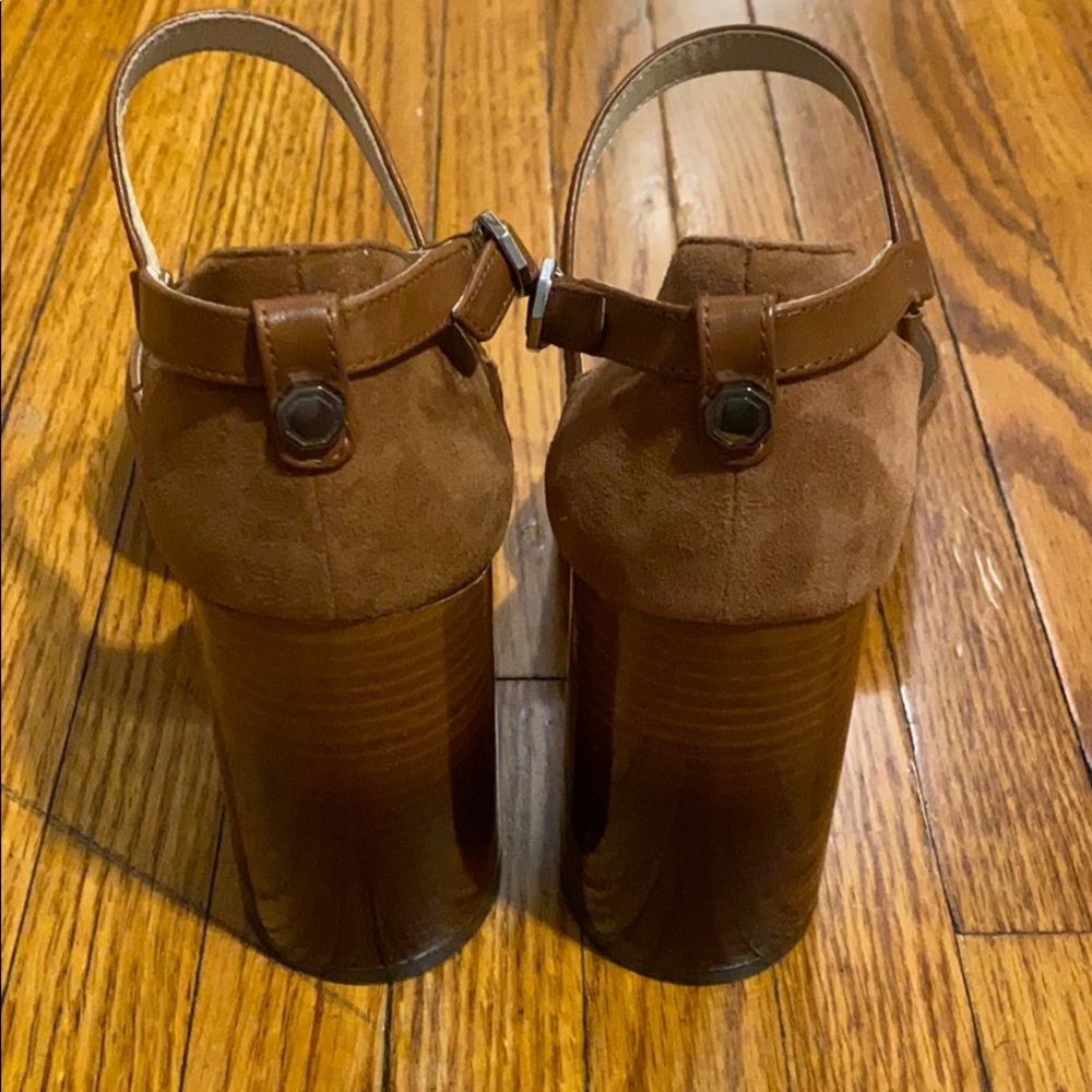 Louise Et Cie Two Toned Block Heels - Picture 4 of 7